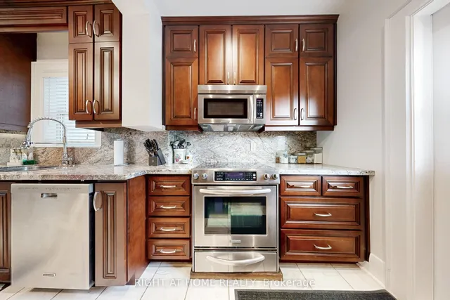 Additional image 16 of 159 ROSEMOUNT Ave