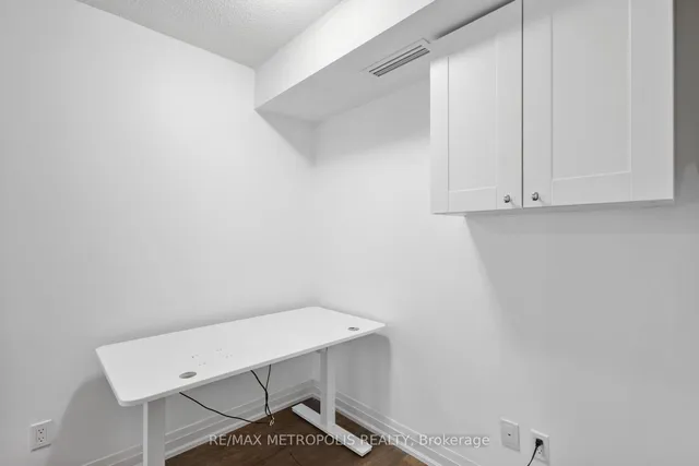 Additional image 8 of 20 Meadowglen Pl Unit 2310