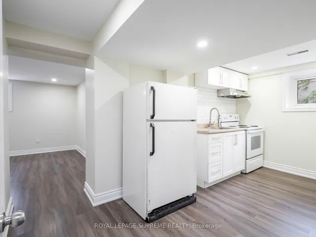 Additional image 30 of 40 Cartwright Ave