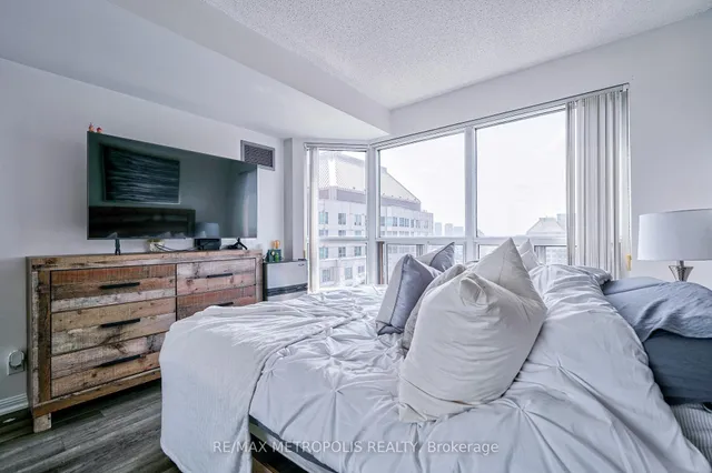 Additional image 31 of 11 Lee Centre Dr Unit PH109