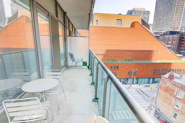 Additional image 21 of 18 Yorkville Ave Unit 704