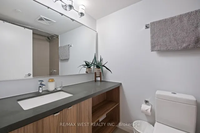 Additional image 3 of 155 Yorkville Ave Unit 704