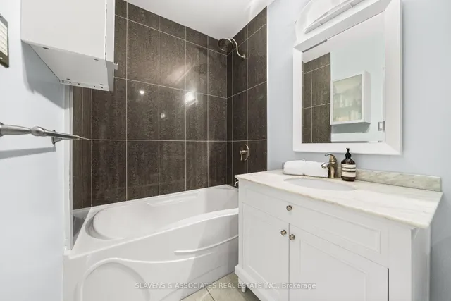 Additional image 25 of 102 Gilbert Ave