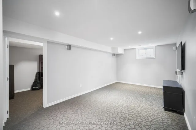 Additional image 37 of 439 Moorlands Cres