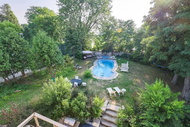 Additional image 37 of 2706 Bayview Ave