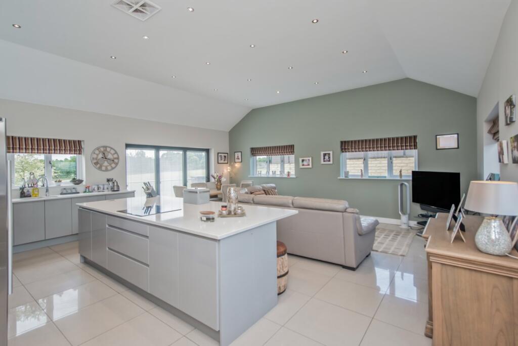 Additional image 5 of Latham Lane, Gomersal, Cleckheaton, West Yorkshire, BD19