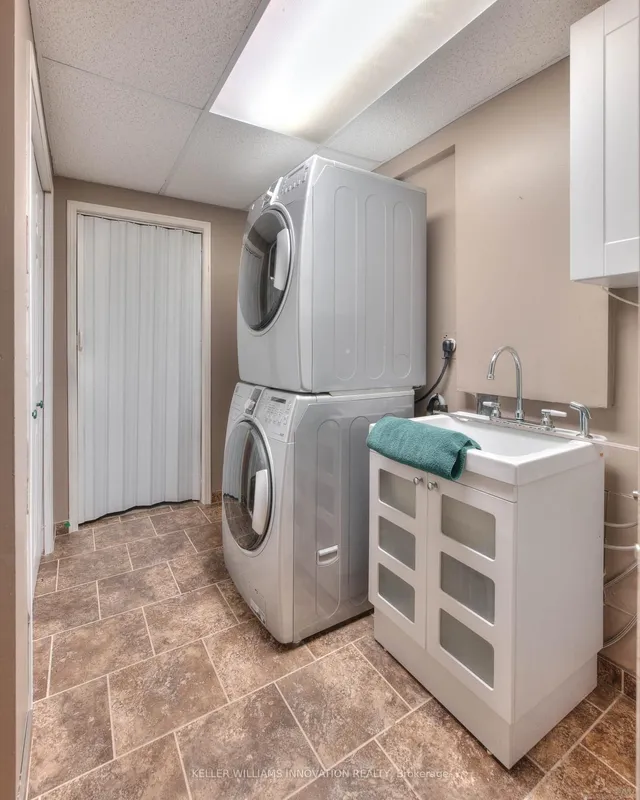 Additional image 30 of 23 Tami Crt