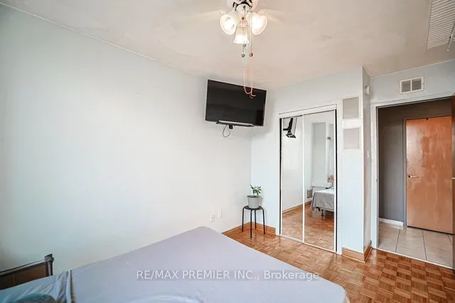 Additional image 18 of 3460 Keele St Unit 511