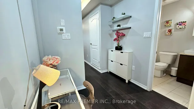 Additional image 22 of 19 Coneflower Cres Unit 272