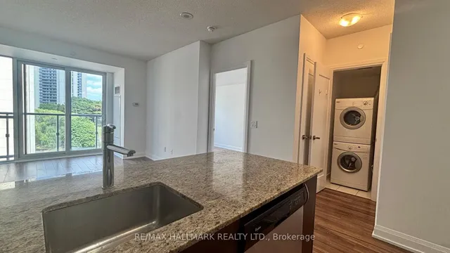 Additional image 10 of 18 Graydon Hall Dr Unit 1008