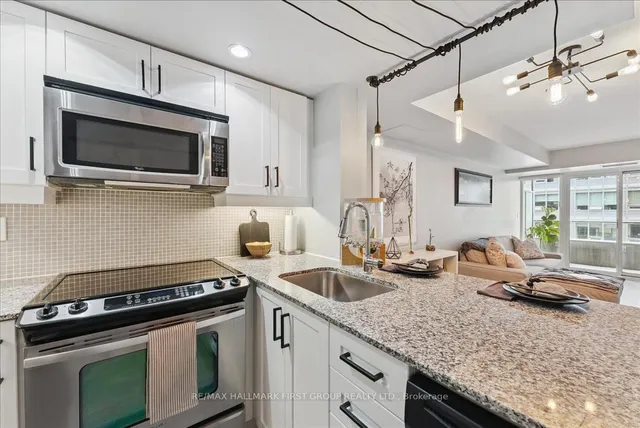 Additional image 5 of 65 East Liberty St Unit 1018