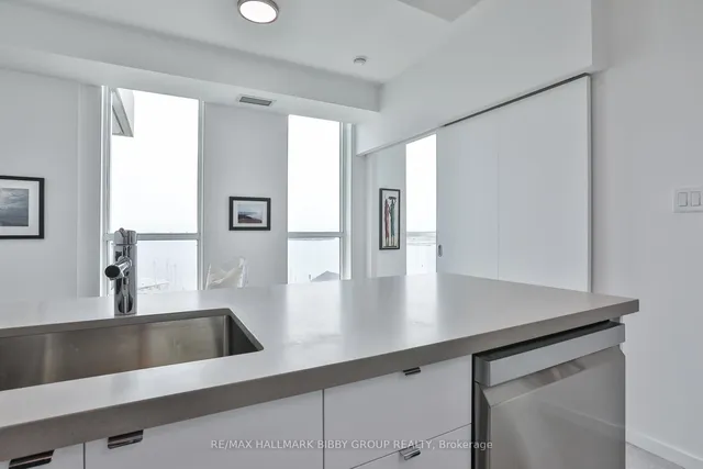 Additional image 10 of 230 Queens Quay Unit 1521