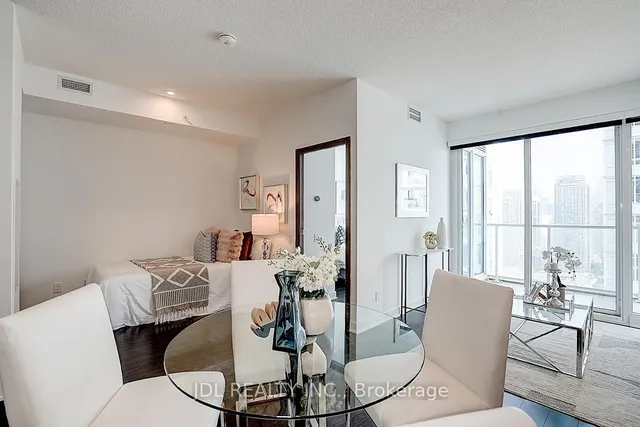 Additional image 16 of 19 Bathurst St Unit 3709