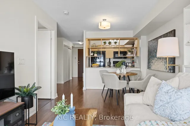 Additional image 10 of 181 Village Green Sq Unit 2312