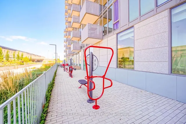 Additional image 33 of 38 Monte Kwinter Crt Unit 627