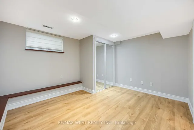 Additional image 33 of 80 Thirty Ninth St