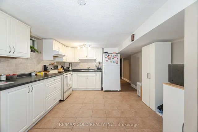 Additional image 34 of 60 Salem Ave