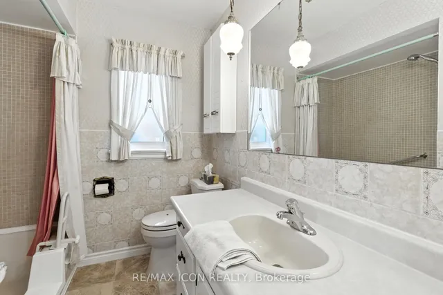 Additional image 10 of 35 Grenville Ave