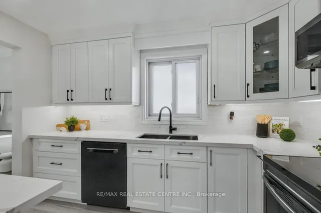 Additional image 17 of 19 Apple Ridge Dr