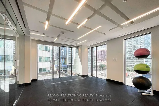 Additional image 22 of 87 Peter St Unit 719