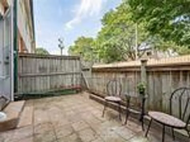 Additional image 21 of 164 Jansen Ave