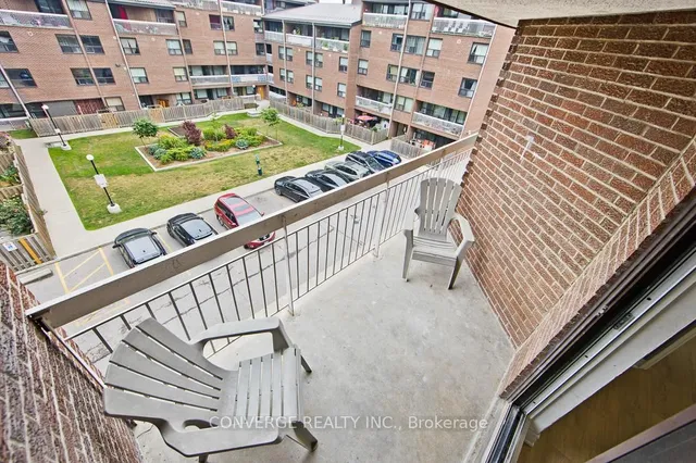 Additional image 20 of 4062 Lawrence Ave Unit 406