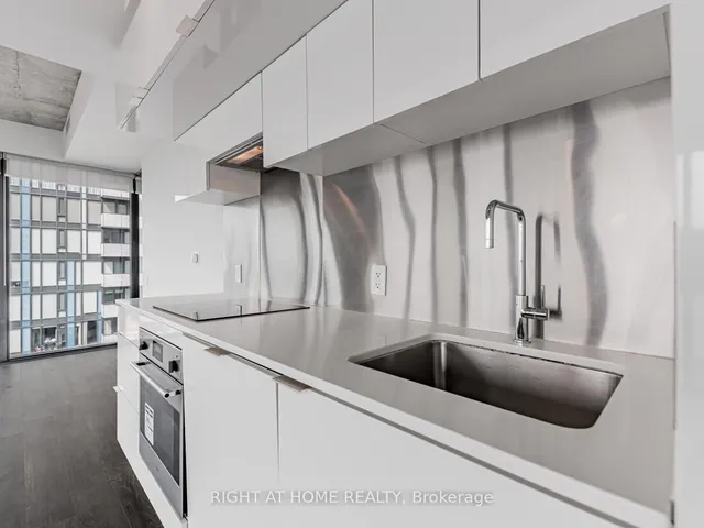 Additional image 9 of 185 Roehampton Ave Unit 3110