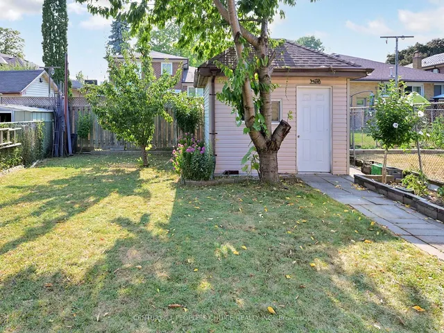 Additional image 32 of 42 Clayhall Cres