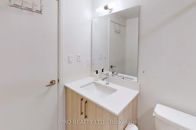 Additional image 13 of 27 Bathurst St Unit 703W