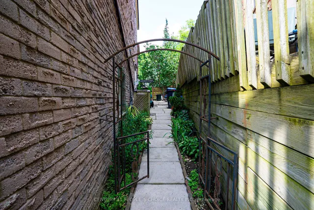 Additional image 38 of 133 Robert Hicks Dr