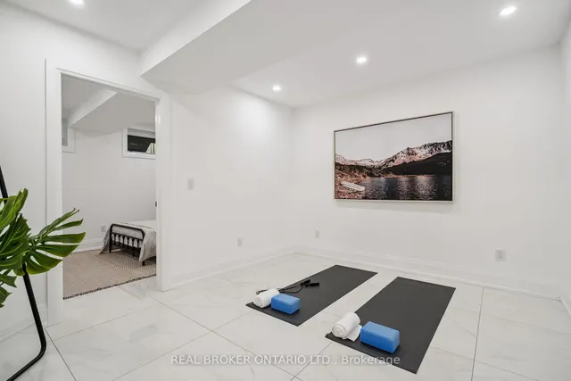 Additional image 37 of 98 Hogarth Ave