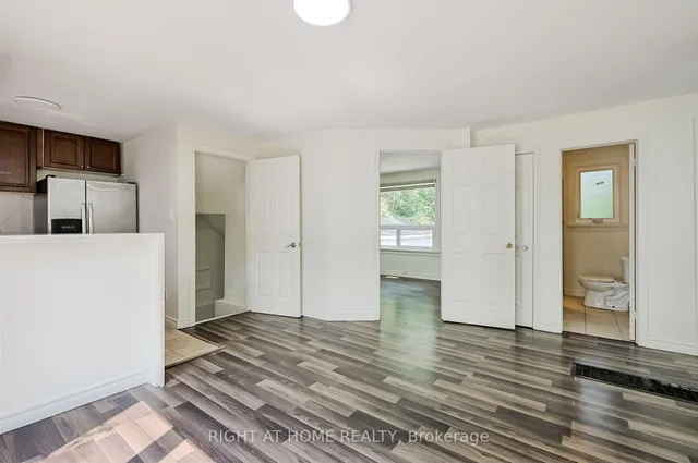 Additional image 5 of 1081 Victoria Park Ave