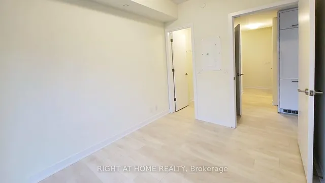 Additional image 8 of 2221 Yonge St Unit 902