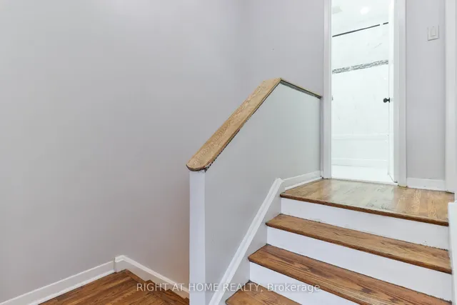 Additional image 32 of 34 Venetian Cres Unit 144