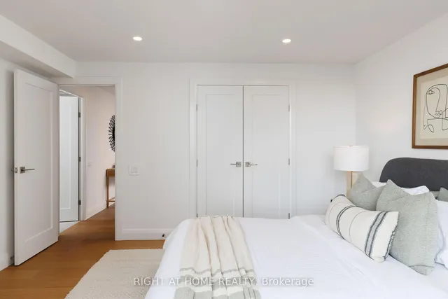 Additional image 38 of 130 Carlton St Unit 1403