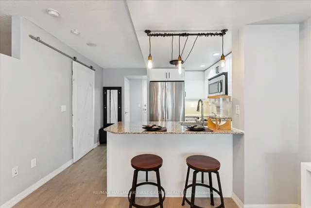 Additional image 7 of 65 East Liberty St Unit 1018