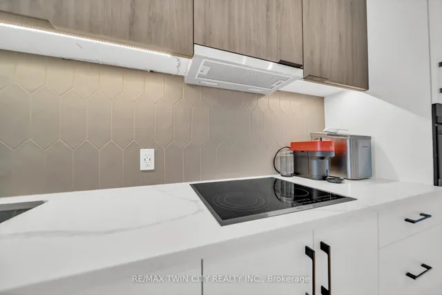 Additional image 15 of 741 King St Unit 906