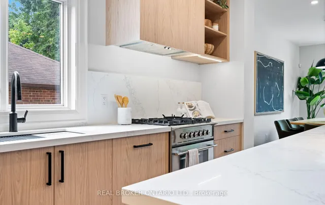 Additional image 29 of 94 Prince Edward Dr