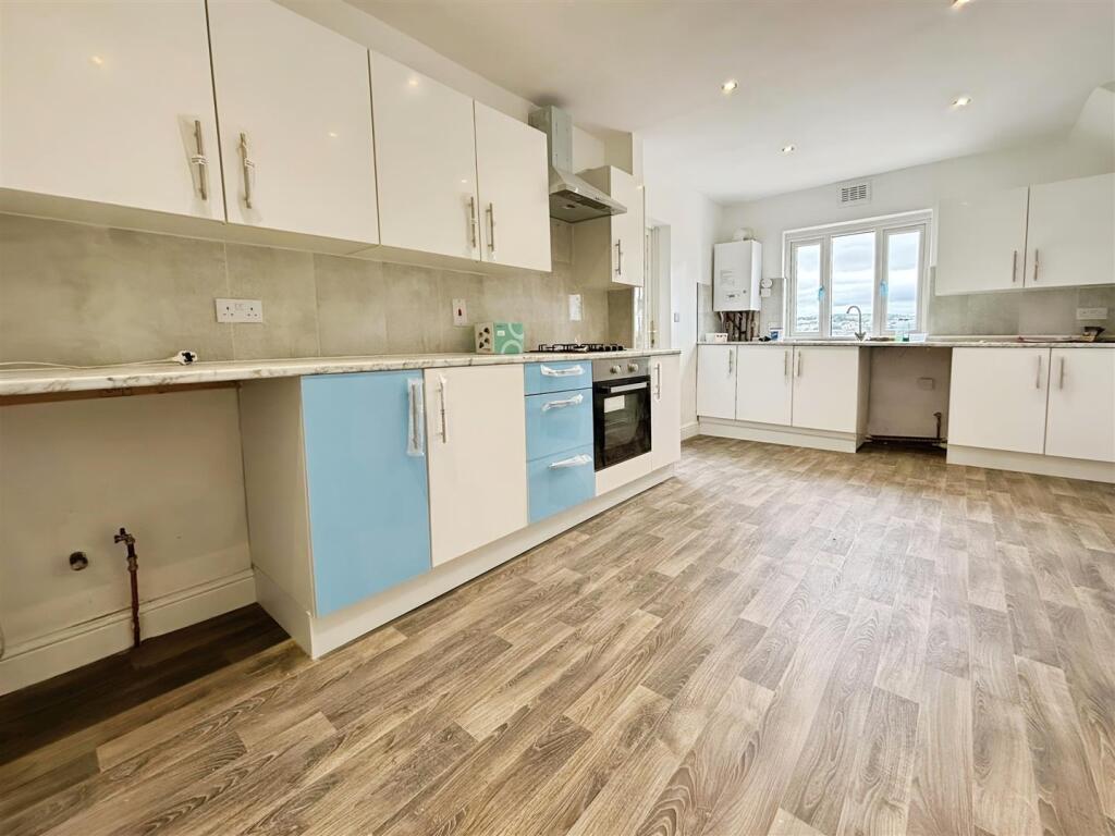 Additional image 5 of West Royd Drive, Shipley, BD18 1HN