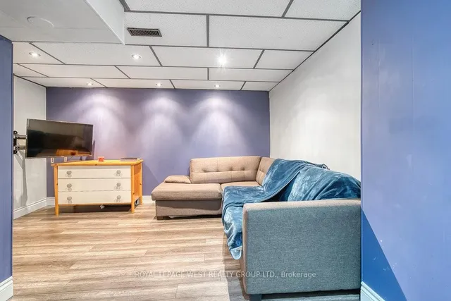 Additional image 36 of 92 Twenty Ninth St Unit 3