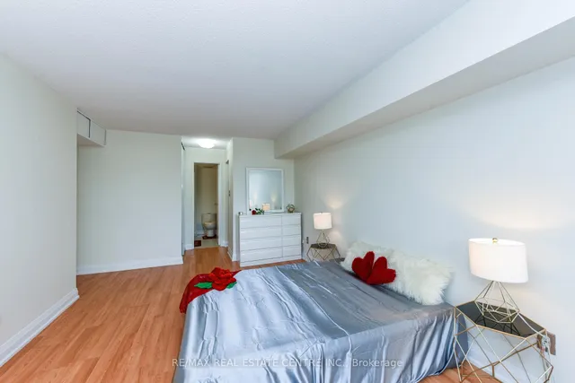 Additional image 17 of 5 Rowntree Rd Unit 503