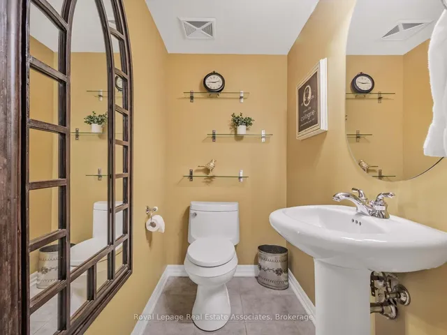 Additional image 21 of 384 Sunnyside Ave Unit 102