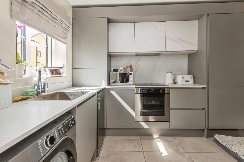 Additional image 4 of Kensington Way, Cleckheaton, BD19