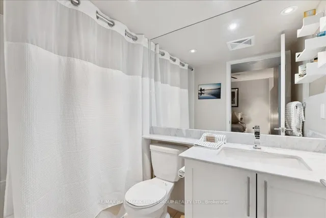 Additional image 17 of 65 East Liberty St Unit 1018