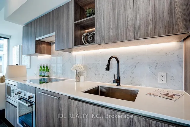 Additional image 15 of 19 Bathurst St Unit 3709
