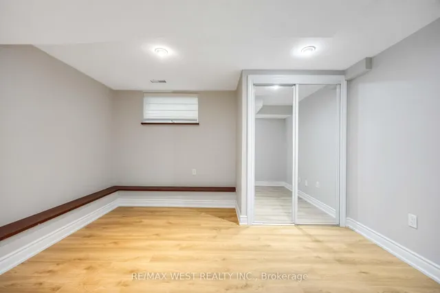 Additional image 32 of 80 Thirty Ninth St