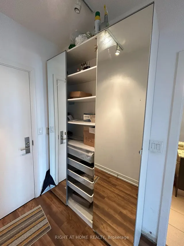 Additional image 21 of 5101 Dundas St Unit 902