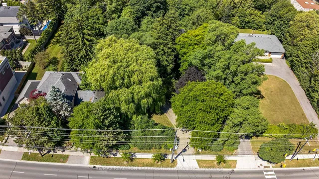 Additional image 4 of 2472 Bayview Ave