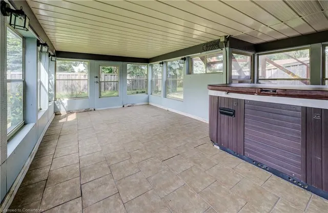 Additional image 33 of 74 Lakeside Dr