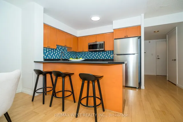 Additional image 7 of 1000 King St Unit 209